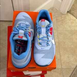 Nike Metcon 7 AMP in Marine and White